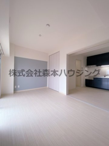 【洋室】 | 　ロイヤルハイツ三喜 | 広々とした洋室です