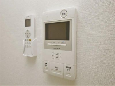 【セキュリティ】 | エグゼ天神橋 | モニター付きインターホンです