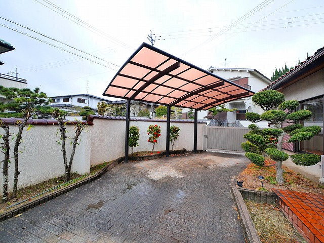 帝塚山南３丁目戸建の駐車場