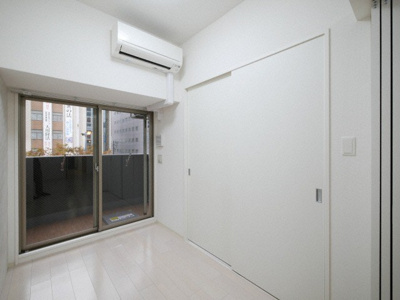 【居間・リビング】 | セレニテ梅田ルフレ | きれいなお部屋です