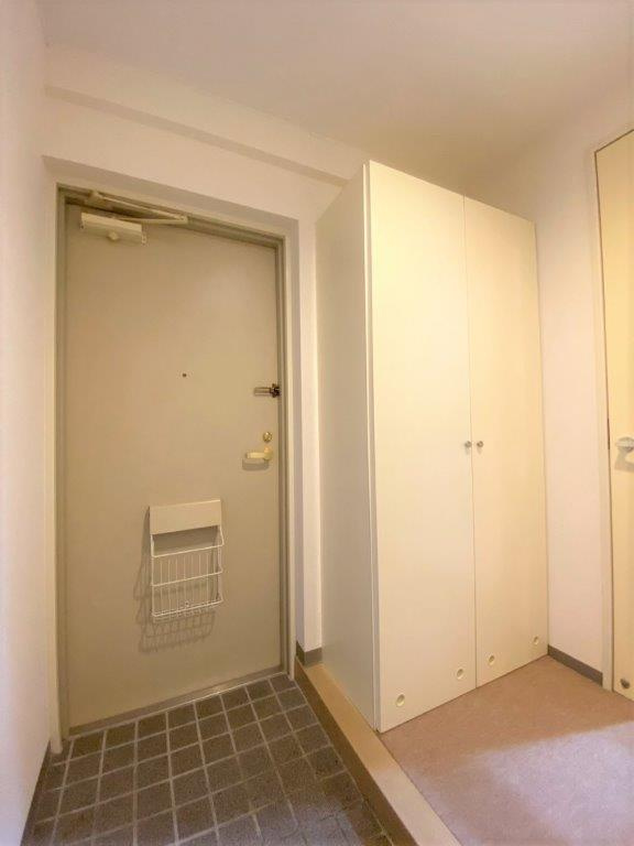 ライオンズマンション盛岡内丸の玄関