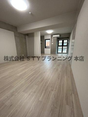 仲介手数料０円！アソシエ東別院の居間・リビング