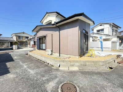 【前面道路含む現地写真】 | 三城町 3LDK　リフォーム　中古住宅