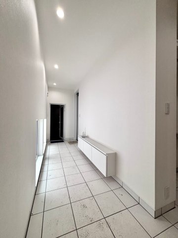 山の手6条6丁目の玄関|戸建ならではの広々とした玄関！