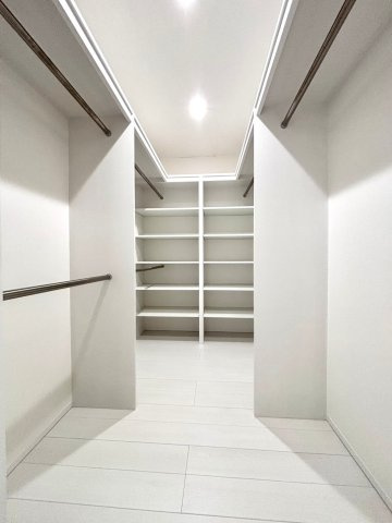 山の手6条6丁目の収納|ウォークインクローゼット3ヶ所＋納戸完備！