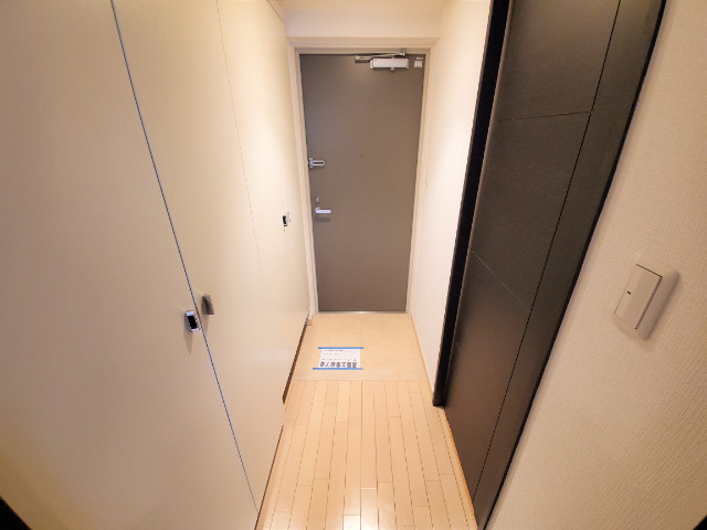 サムティ三宮レガニールの玄関