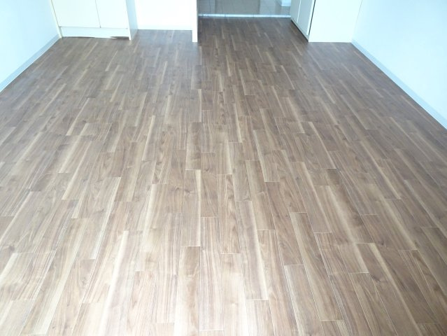 プレアール大垣本町の洋室