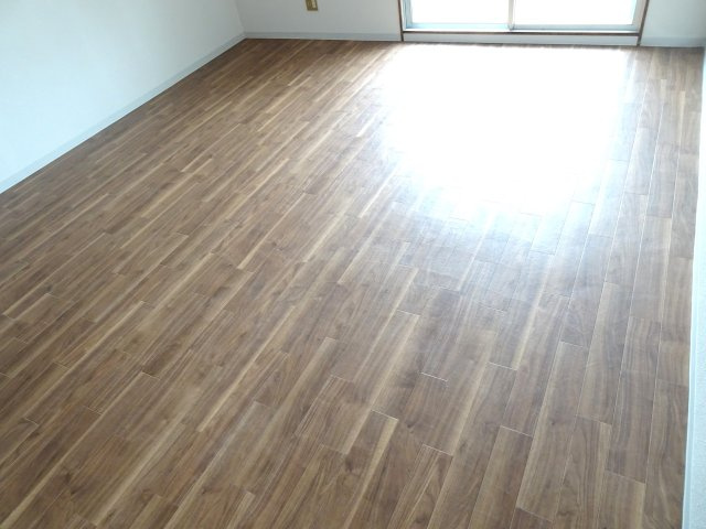 プレアール大垣本町の洋室