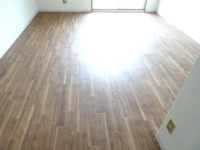 プレアール大垣本町の洋室