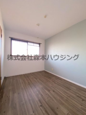 【洋室】 | 　エスポワール交野 | 落ち着いた色調の洋室です