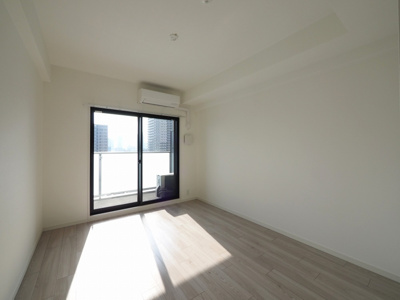 【洋室】 | S-RESIDENCE大阪同心 | 明るい洋室です