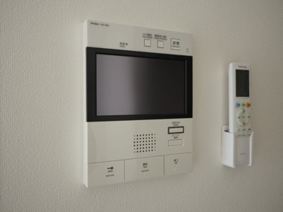 【セキュリティ】 | S-RESIDENCE大阪同心 | モニター付きインターホンです