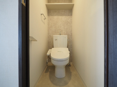 【トイレ】 | S-RESIDENCE大阪同心 | 落ち着いた色調のトイレです