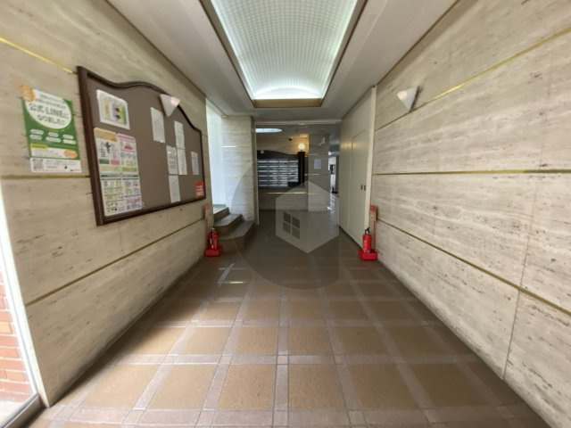 クオリティ小阪のロビー