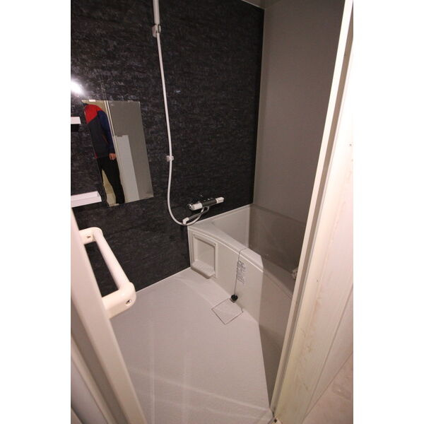 THE RESIDENCE SHIGAHONDORI　名古屋市賃貸　仲介手数料無料の浴室|バス