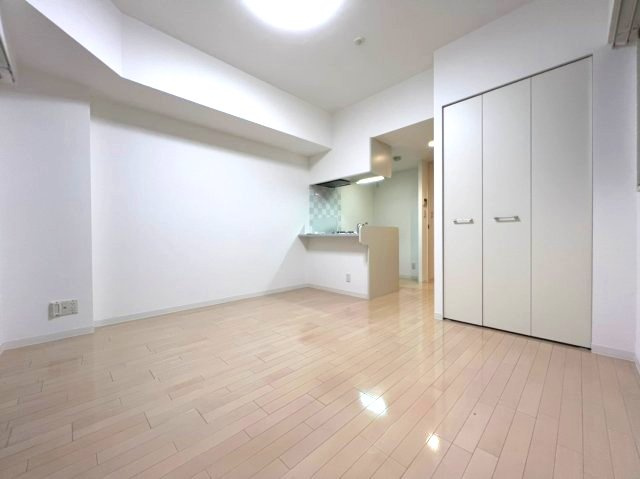プレサンス泉アーバンゲート　名古屋市賃貸　仲介手数料無料の居間・リビング