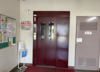 【設備】 | ライフコア東林間 | 共有部分は、住民なら誰もが使える設備のこと。例えば駐車場やエレベーター、インターネット設備、セキュリティ設備などがあります。他にも、マンションの廊下・外部階段やエントランス・ゴミ置き場などがあります。