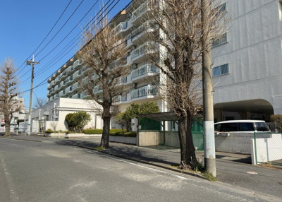 【外観】 | ライフコア東林間 | マンションの外観は非常に重要なポイントです！外観の善し悪しは資産価値に大きな影響を与えます。外観のいいマンションを購入することで、高値で売却がしやすく、買い手が見つかりやすいというメリットがあります。