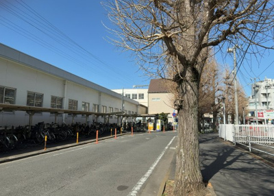 【展望】 | ライフコア東林間 | 眺望の良さを楽しめるダイニングキッチンで家族団らんの時間を過ごしてはいかがでしょうか。バルコニーから見える景色を家族で眺める時間は、時間が経つのを忘れてしまいそうですね。是非、現地を見に行きましょう！