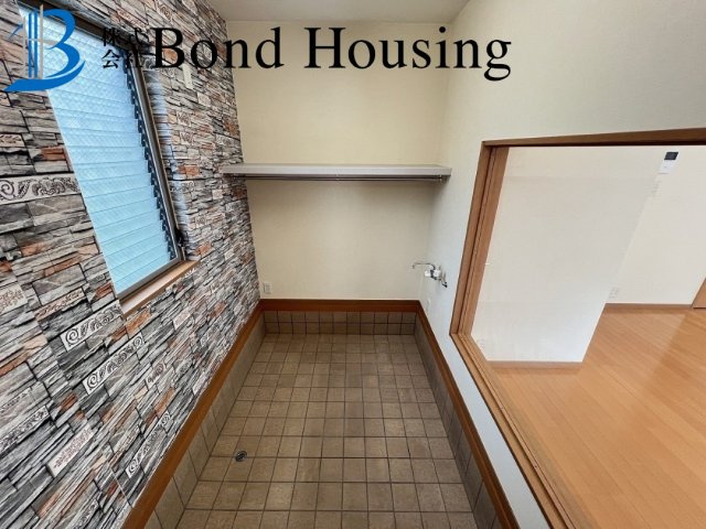 小学校徒歩10分圏内 北舞子4丁目 中古戸建の玄関