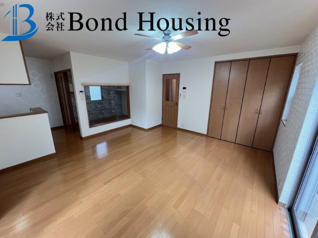 小学校徒歩10分圏内 北舞子4丁目 中古戸建の居間・リビング