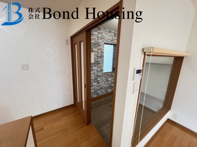 小学校徒歩10分圏内 北舞子4丁目 中古戸建の玄関