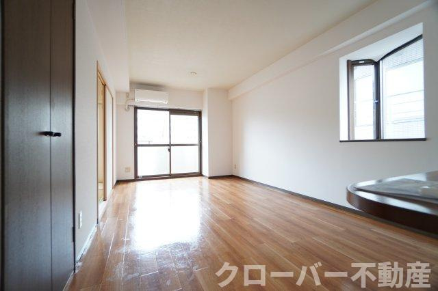 第3五福マンションの居間・リビング
