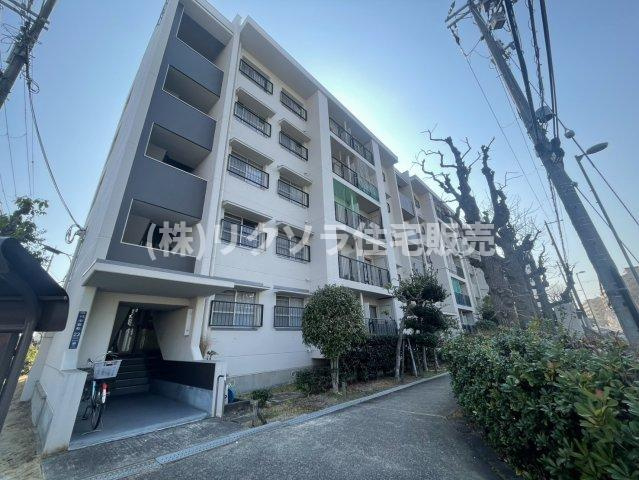 住道駅前住宅23号棟の外観|新しい生活にいかがでしょうか？外観はお住まいの顔になります。こだわりたいポイントですね。水回りリフォームやリノベーションも承ってます。
■現地見学・資金計画相談・住宅ローン相談もお問合せ受付中■