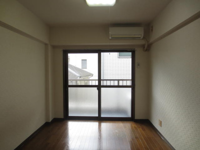 【居間・リビング】 | ＭＳハイツ | ※別部屋の参考写真です。