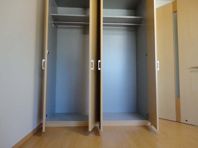 エクセルシア栗屋の収納|クローゼット