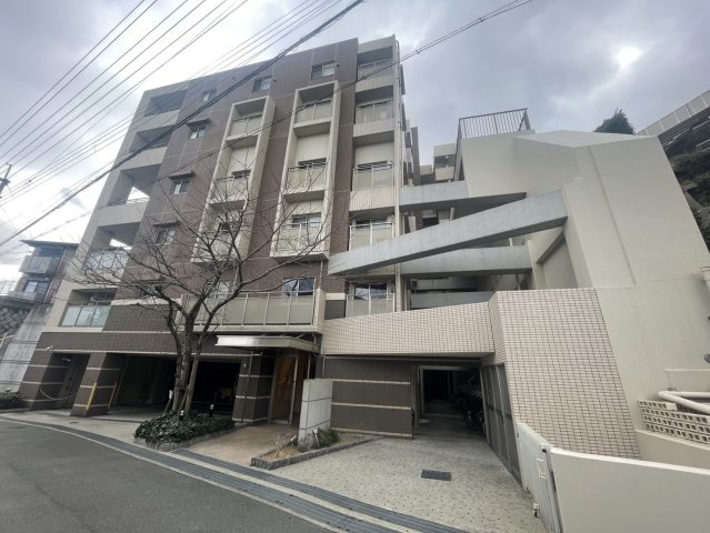 エスコート枚方岡山手センテニアルの外観|新しい生活にいかがでしょうか？外観はお住まいの顔になります。こだわりたいポイントですね。水回りリフォームやリノベーションも承ってます。
■現地見学・資金計画相談・住宅ローン相談もお問合せ受付中■