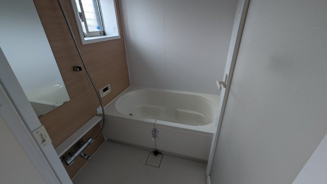 リヴェール荒池の浴室