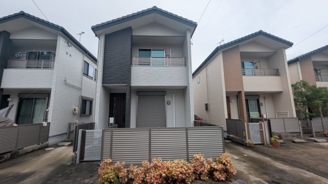 リヴェール荒池の外観