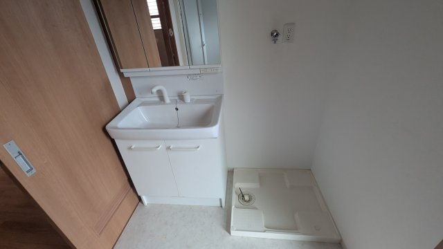 リヴェール荒池の洗面所