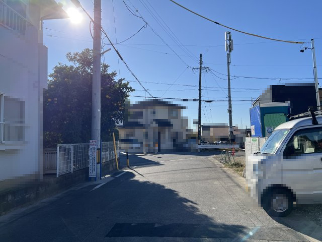 高浜市神明町8丁目24-1期　新築分譲住宅　１号棟の前面道路含む現地写真