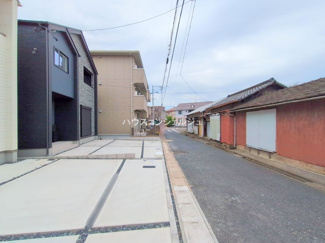 【前面道路含む現地写真】