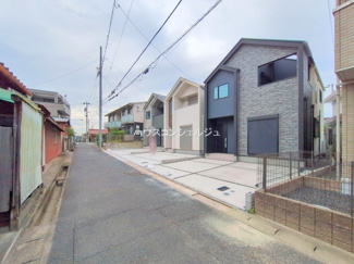 【前面道路含む現地写真】