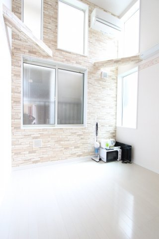 ユナイト保土ヶ谷エル・エスコリアルの居間・リビング