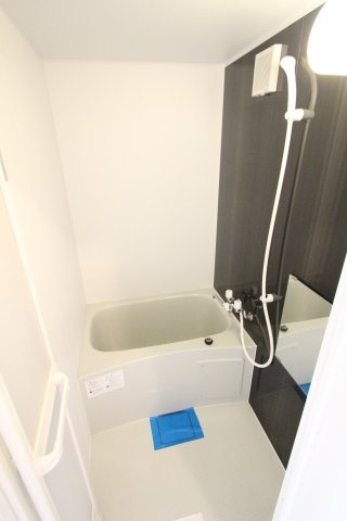 ユナイト保土ヶ谷エル・エスコリアルの浴室