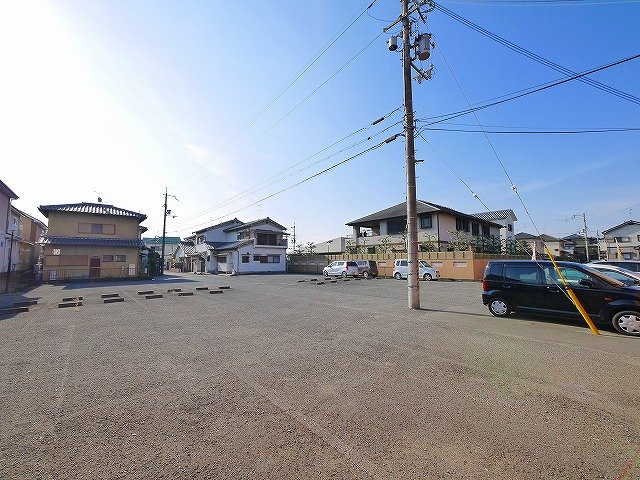 ハイツ四条大路Aの駐車場