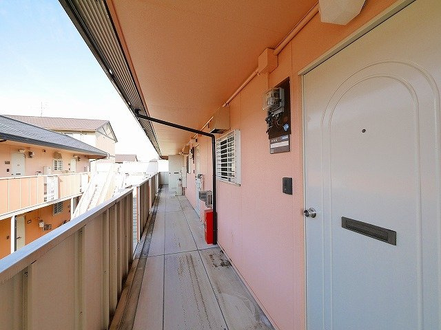 ハイツ四条大路Aのエントランス