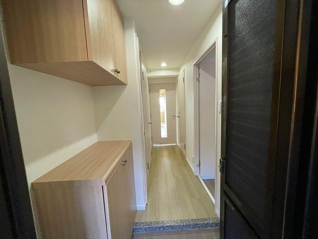 藤和ライブタウン四条畷の玄関|シューズボックス付き
■物件内覧・資金計画相談・住宅ローン相談、リフォーム相談、お問合せ受付中■
※当日・翌日のご内覧、ご相談はお電話でのお問合せがスムーズです！