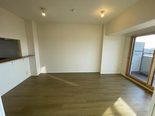 藤和ライブタウン四条畷の居間・リビング|LDK12.1帖　陽当たり通風良好
■物件内覧・資金計画相談・住宅ローン相談、リフォーム相談、お問合せ受付中■
※当日・翌日のご内覧、ご相談はお電話でのお問合せがスムーズです！