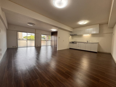 【居間・リビング】 | ホワイトキャッスル第二下到津A棟