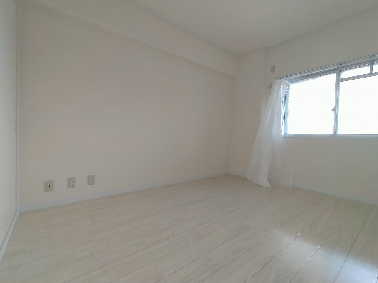 神戸市兵庫区西出町１丁目の賃貸マンションの内装|洋室