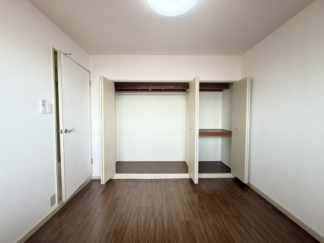 【洋室】 | シャトーレイクルイーズ