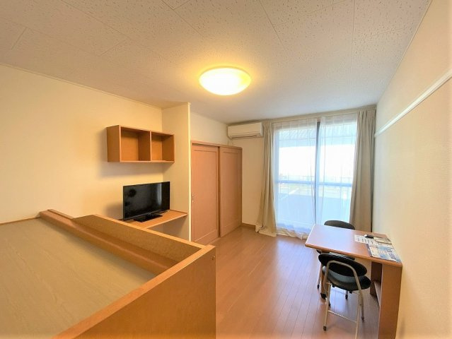 レオパレスネイティブⅤの居間・リビング|設備・仕様は号室により異なる為、現況を優先します。