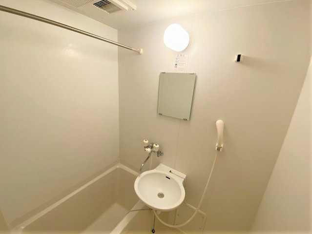 レオパレスネイティブⅤの浴室|設備・仕様は号室により異なる為、現況を優先します。