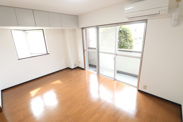 T's garden稲城の居間・リビング