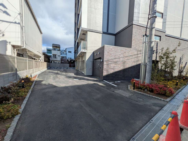【駐車場】 | 　